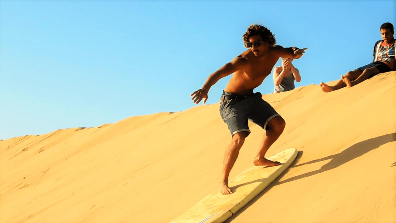 Agadir : Surf sur le sable / désert
