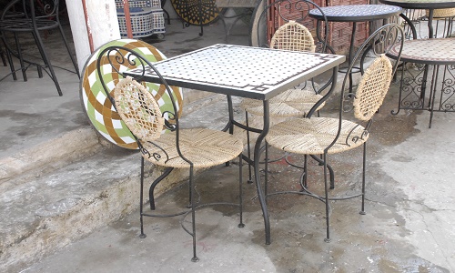 Rabat : Fabriquer une chaise Marocaine